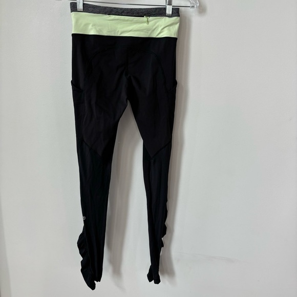 Lululemon leggings with Ruching Detail Size 4 - Picture 3 of 9